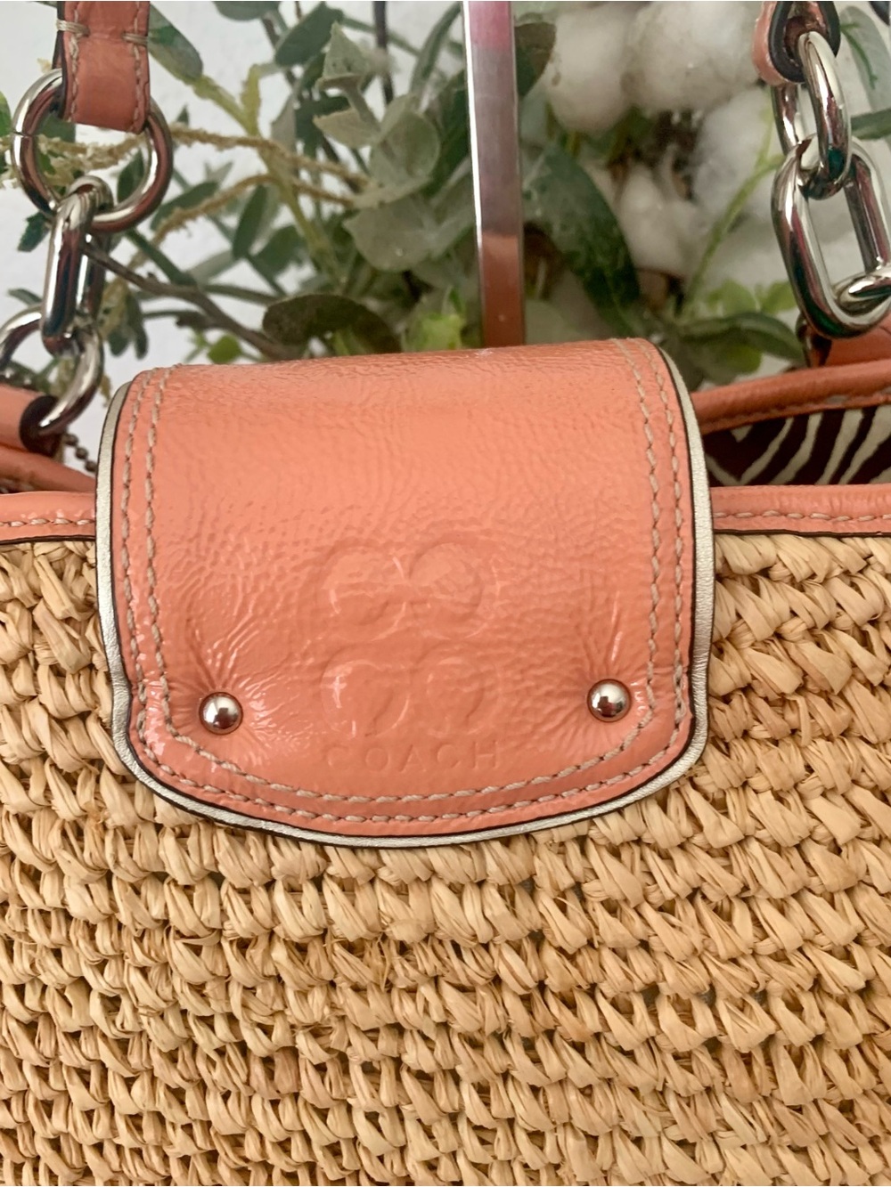 Coach Hamptons Woven Straw Coral Appliqué/Floral Embellished Shoulder/Tote Bag - Picture 5 of 10